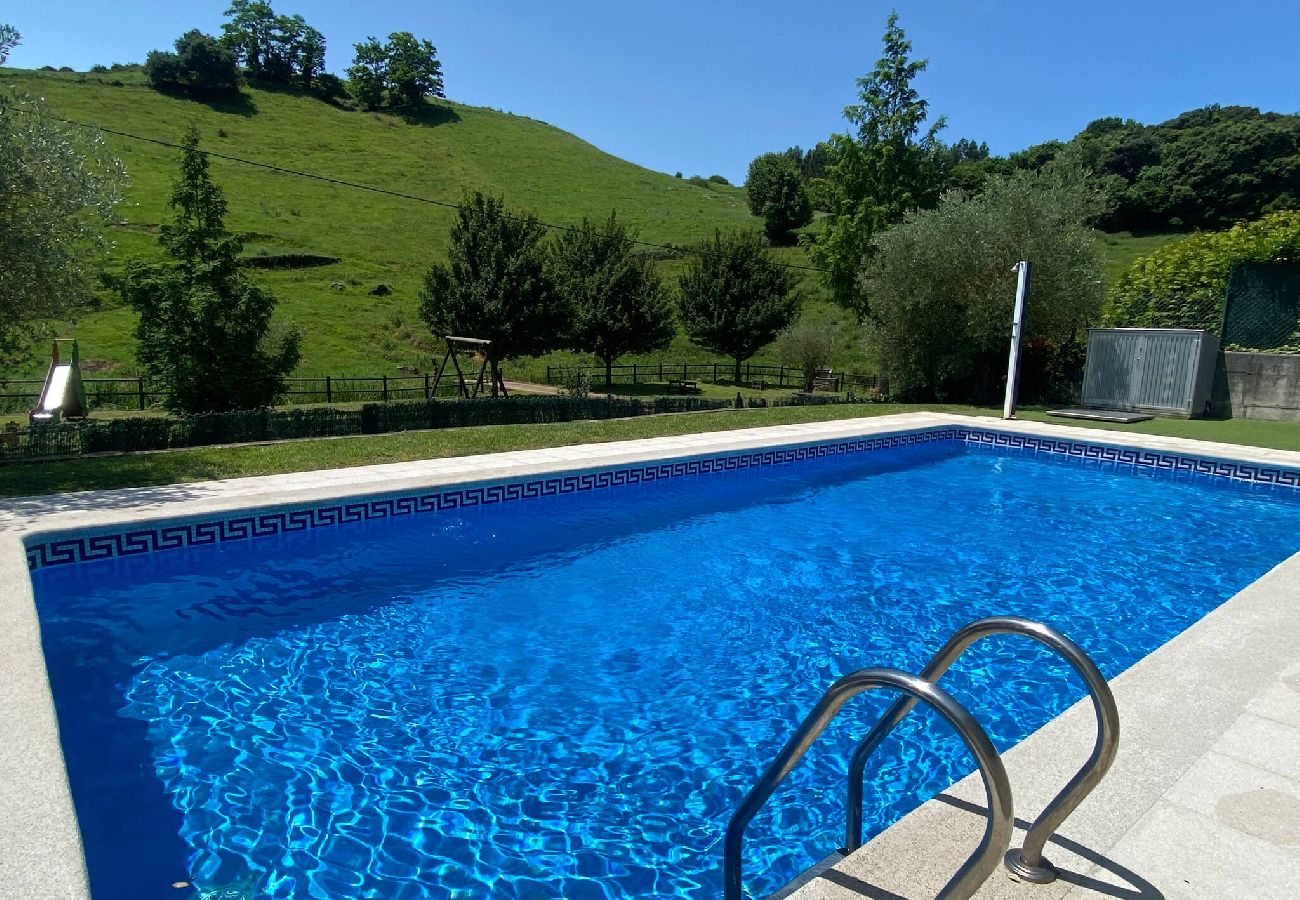 Apartamento en Oreña - Rozando el Mar en Puerto Calderón con piscina