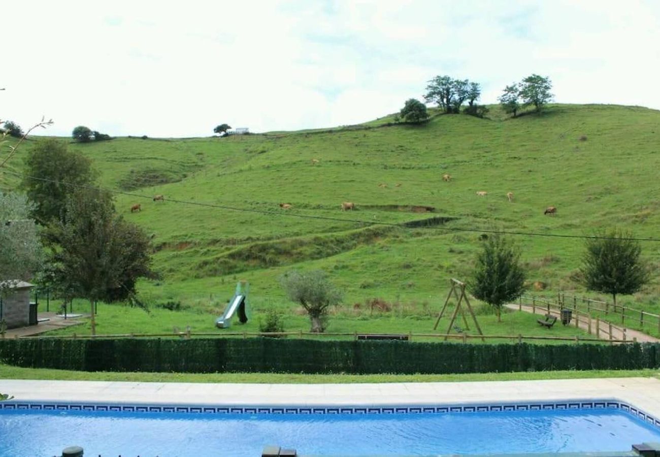 Apartamento en Oreña - Rozando el Mar en Puerto Calderón con piscina