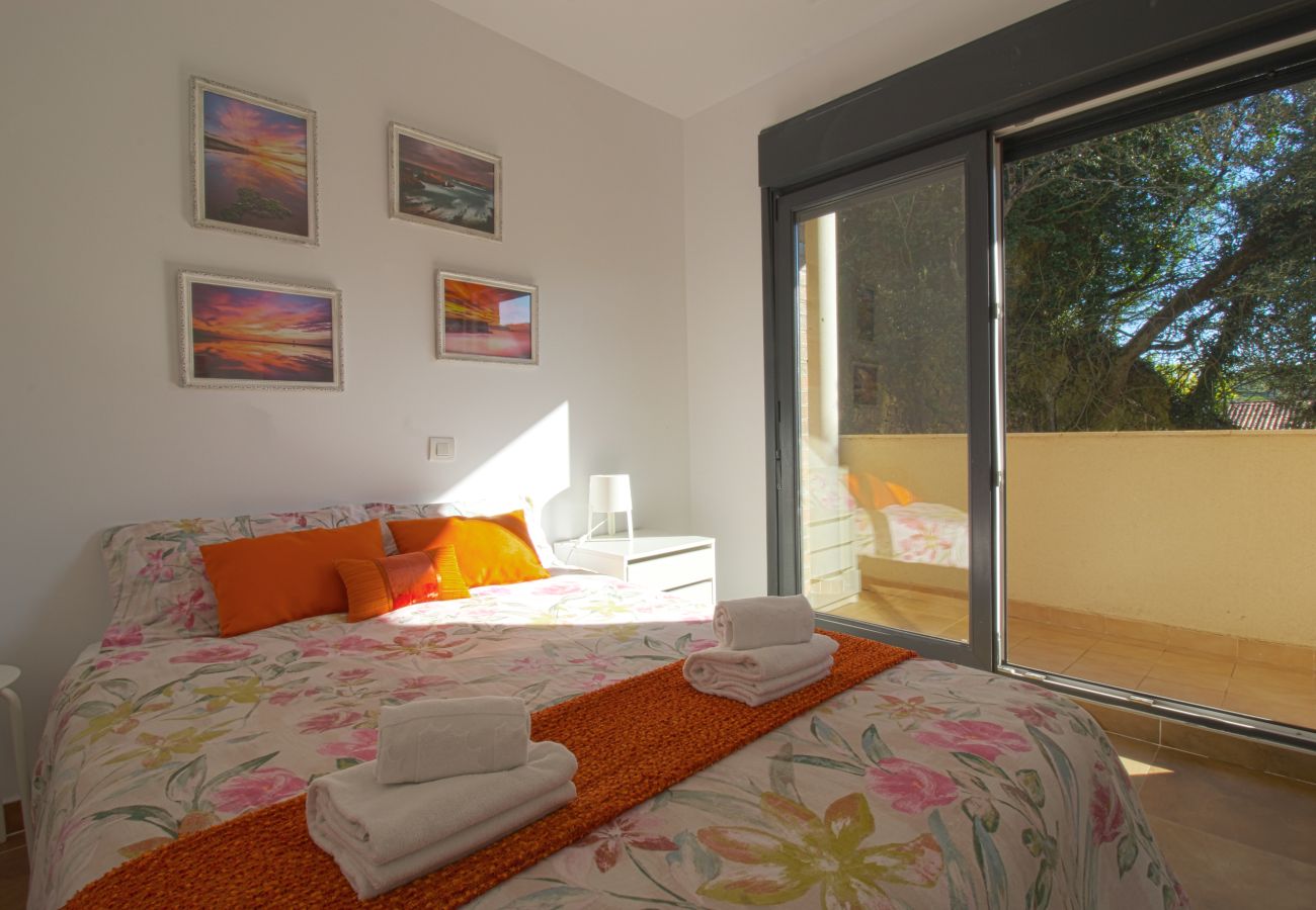 Apartamento en Oreña - Rozando el Mar en Puerto Calderón con piscina