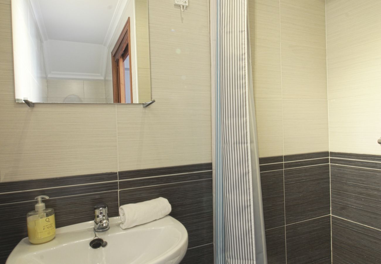 Apartamento en Oreña - Rozando el Mar en Puerto Calderón con piscina