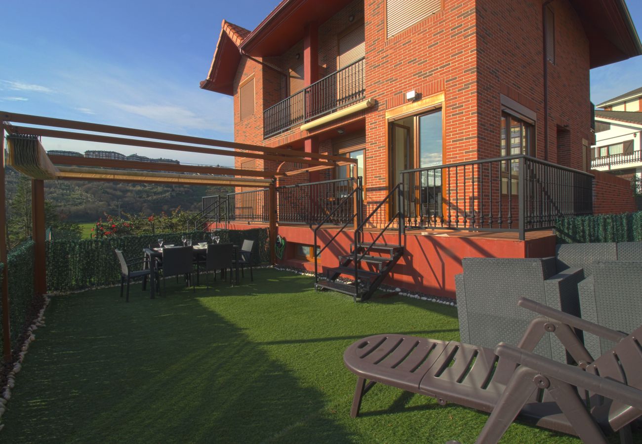 Casa en Suances - La Casa del Muelle con Jardín