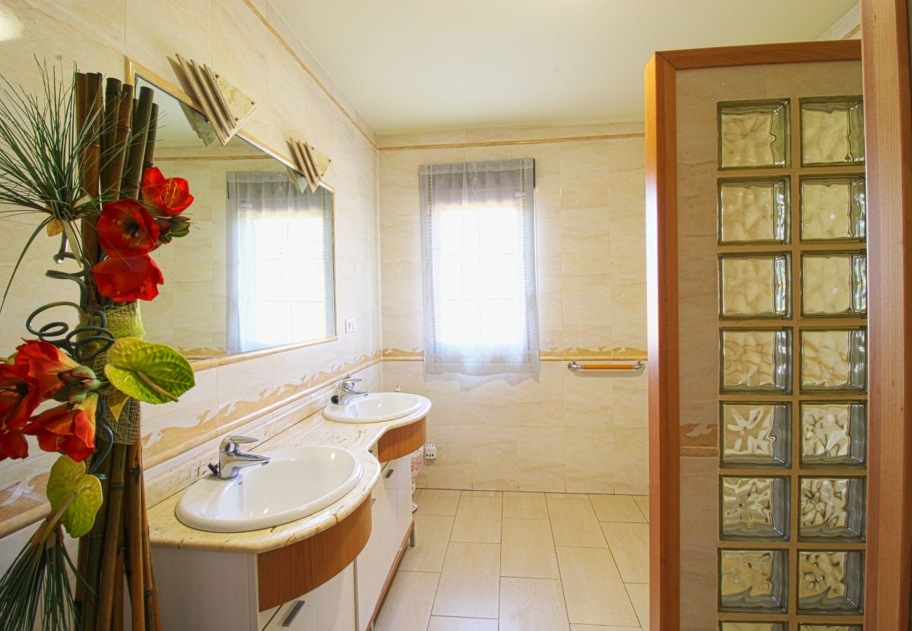 Casa en Reocín - Green House con piscina