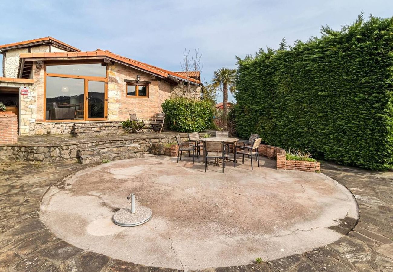 Casa en Oruña de Piélagos - Chalet Suka