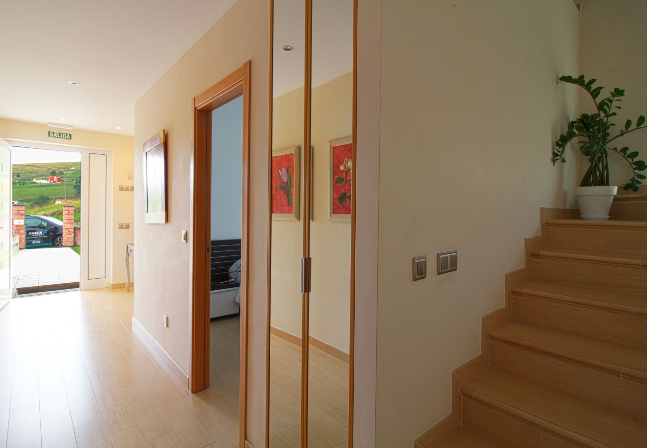 Casa en Suances - Villa Margarita con piscina, barbacoa y jardín