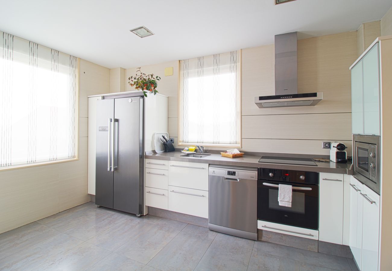 Casa en Suances - Villa Margarita con piscina, barbacoa y jardín