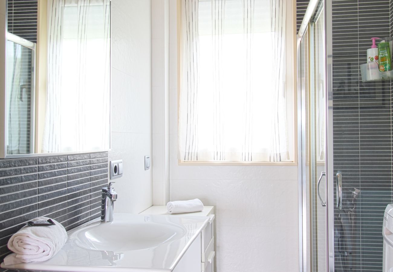 Casa en Suances - Villa Margarita con piscina, barbacoa y jardín