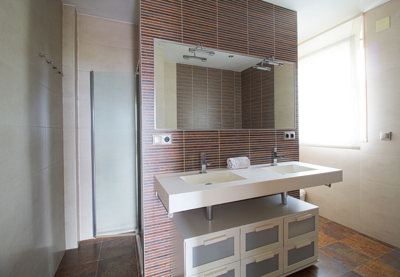 Casa en Suances - Villa Margarita con piscina, barbacoa y jardín