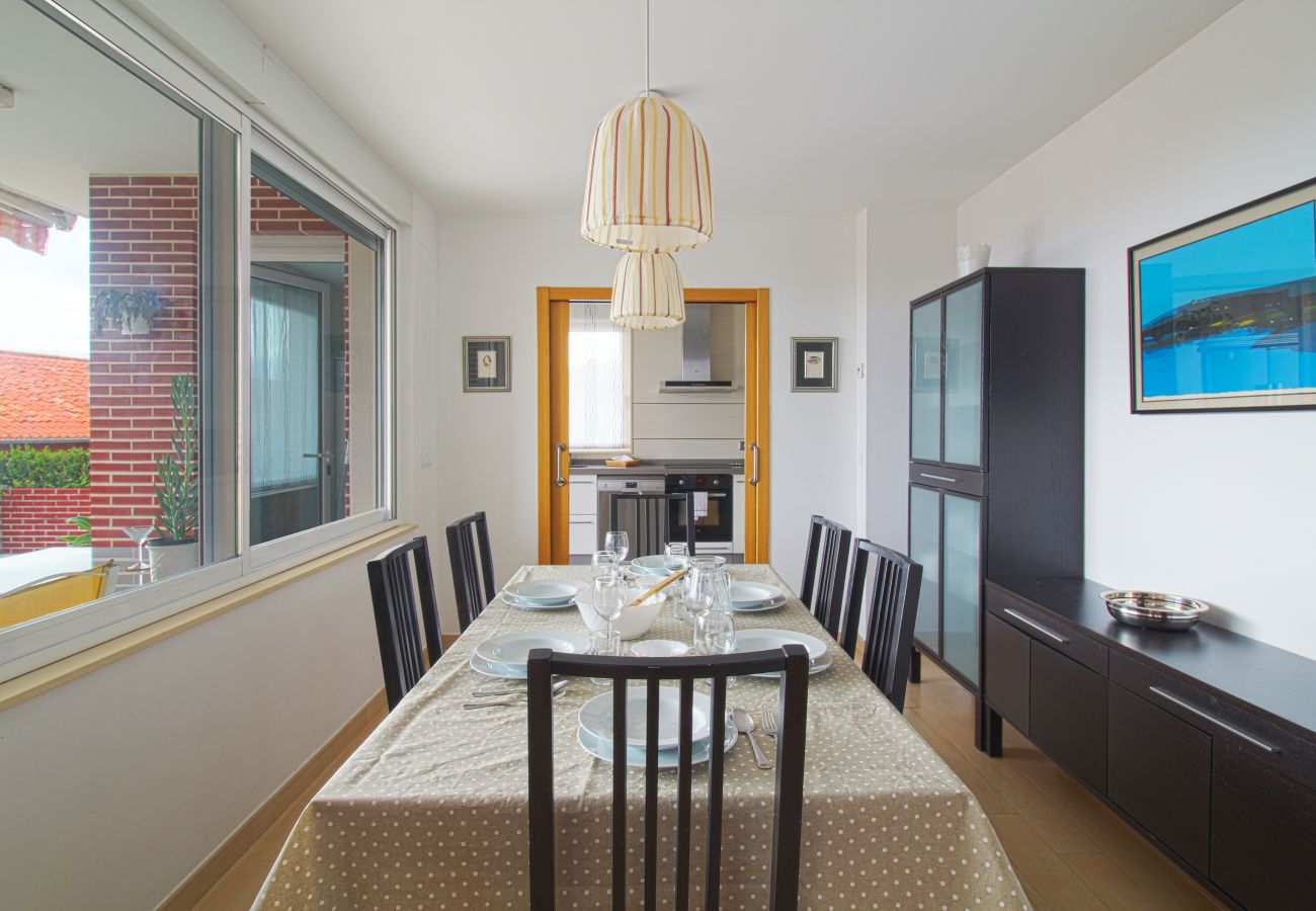 Casa en Suances - Villa Margarita con piscina, barbacoa y jardín