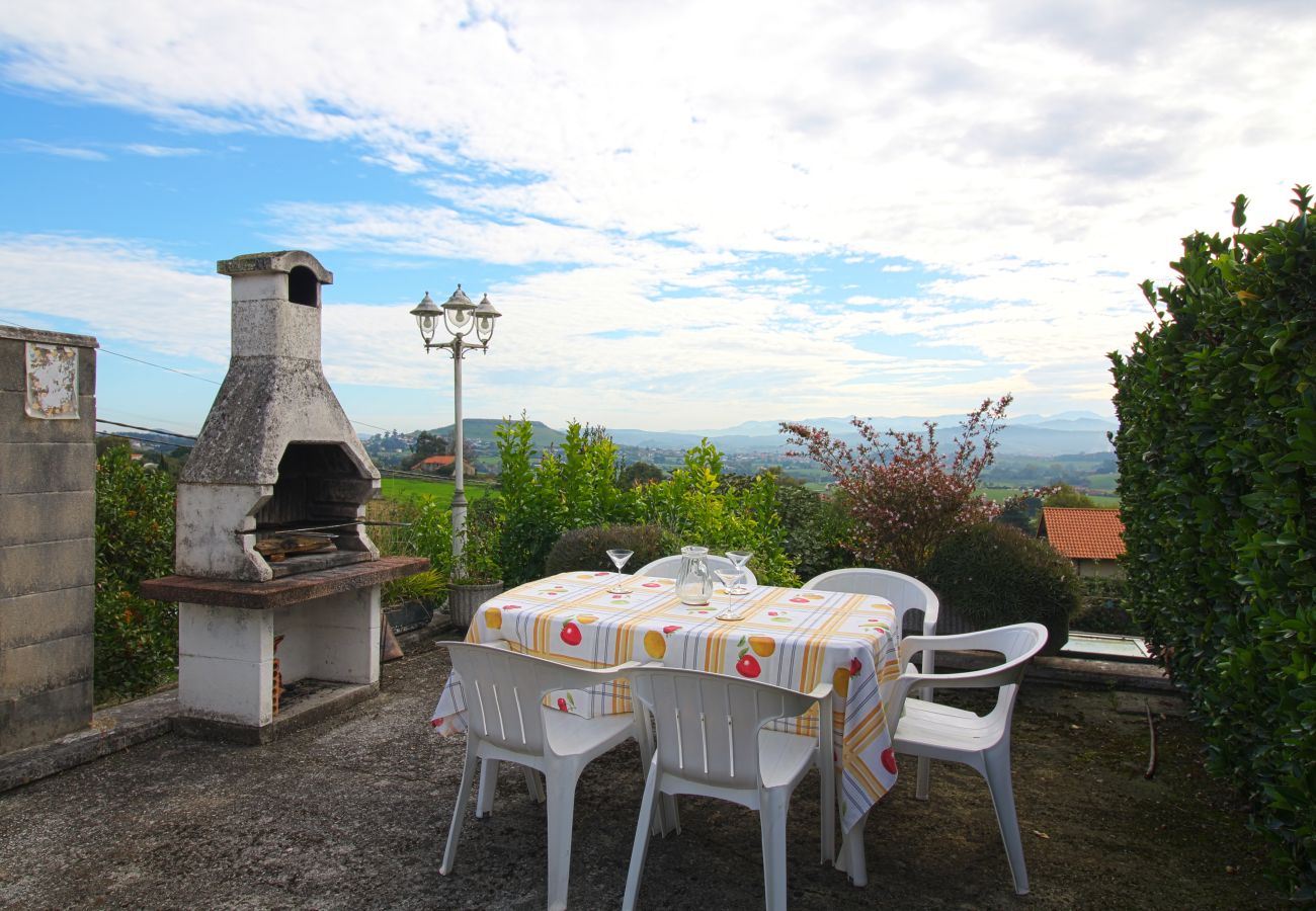 Casa en Suances - Villa Margarita con piscina, barbacoa y jardín